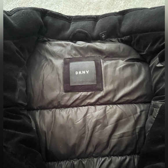 Beautiful DKNY size L (unisex) velvet jacket brand new never worn - Picture 6 of 6